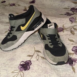 Nike Air Max kids shoes sz3y